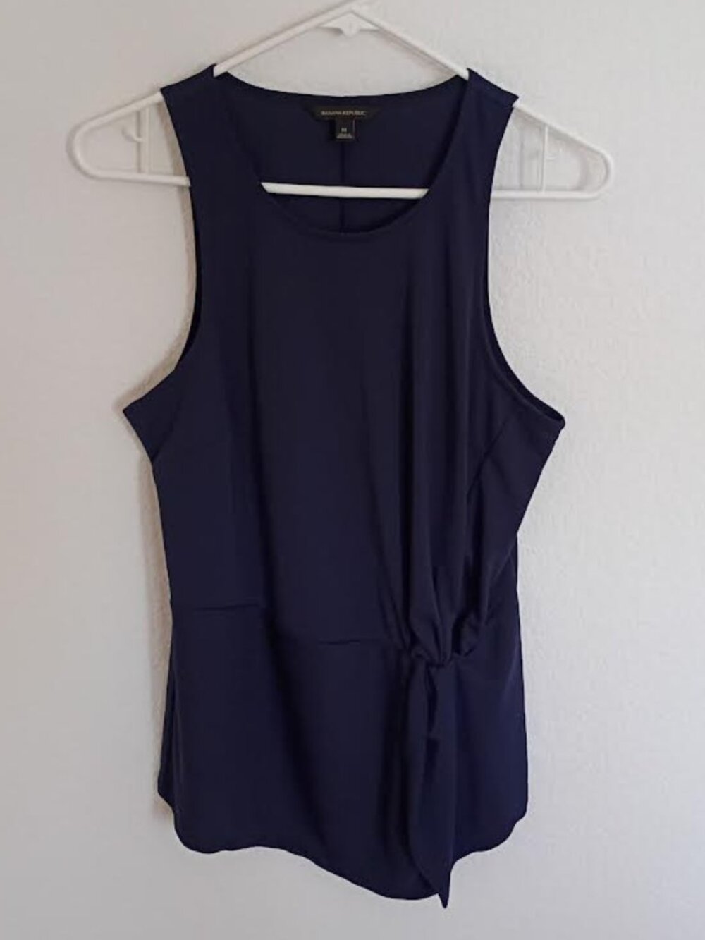 BANANA REPUBLIC WOMEN'S TOP NAVY BLUE SLEEVELESS CINCHED SIDE CAREER SIZE MEDIUM